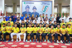 Bupati Toha Jamu Tim Sepakbola U-17