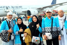 Penuh Rasa Syukur, Jemaah Haji Kloter 1 OKU Timur Tiba di Tanah Air