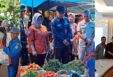 Jelang Lebaran, Sidak Pasar dan Beri Bantuan Honorer Pemkot Prabumulih