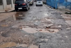 Bayar PBB Rp 15 Juta, Warga Jalan Menumbing Protes Jalannya Rusak dan Mirip Kubangan