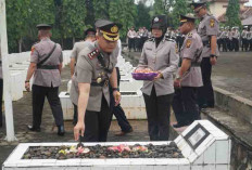 Polresta Prabumulih Gelar Upacara Ziarah Makam Pahlawan