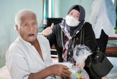 Senyum Bahagia Lansia, Istri Pekerja Kilang Pertamina Plaju Kunjungan ke Panti Sosial Lanjut Usia Harapan Kita
