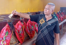 Sambut Imlek 2577, Vihara Prajna Shanti Palembang  Mandikan Rupang dan Pasang Ratusan Lampion