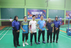 Kepala BKN Mampu Imbangi Permainan Walikota Palembang di Lapangan Bulu Tangkis
