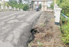 Ada Lubang Besar di Jembatan TPKS Gandus