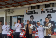 Apresiasi Kader dan Relawan, Cawako Palembang Gerindra Prima Salam Hadiahi  Motor