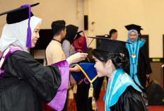 UBD Wisuda Siapkan Alumni Unggul, Kompeten, dan Berkarakter, R.T Leriva, M.M Putri H. Herman Deru Diwisuda