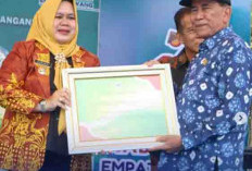 Bupati Muara Enim Terima Pin Emas KTNA