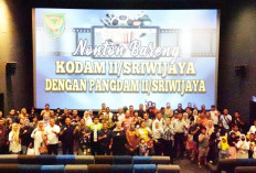 Keluarga Besar Kodam II/Sriwijaya Nobar Bersama Pangdam Ii/Sriwijaya