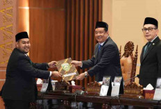 Hadiri Rapat Paripurna DPRD XXX, Bahas Arah Pembentukan Perda 2026