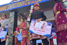 Juara 1 Lomba Pisaan Beraksara Komering, Liyu Toricko Harumkan Nama SDN 10 Martapura