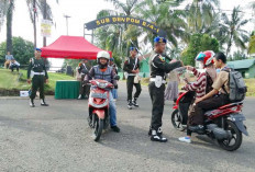 Kesatuan Subdenpom Kota Prabumulih Berbagi Takjil di Jalanan