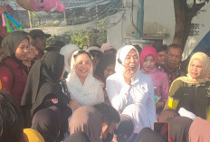 Fitrianti dan Nandriani Lakukan Senam Pagi di Kambang iwak(KI) bersama Masyarakat Palembang