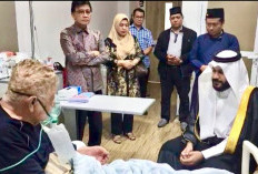 Imam Masjidil Haram Mekkah Besuk dan Doakan Haji Halim 