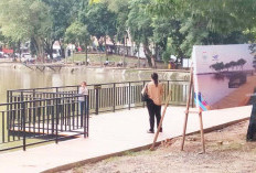 Percantik Sisi Taman Kambang Iwak Dengan Dacking Kayu