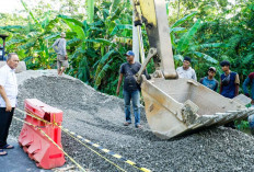 Jalan Amblas di Desa Bailangu Langsung Diperbaiki