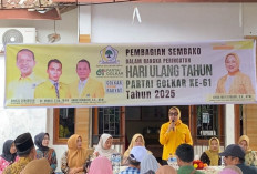 HUT Golkar, Anggota DPRD Sumsel Linda Syaropi  Bagikan Ratusan Paket Beras Kepada Warga dan Korban Kebakaran 