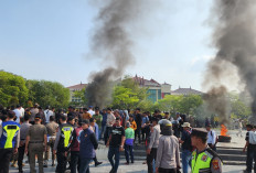 Asap Hitam Kepung Pemkab OKU Timur