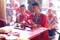 TAK TERDUGA! Kelenteng Gie Hap Bio Berusia 3 Abad Rayakan HUT Dewi Kwan Im, Doa Serentak Bikin Merinding!