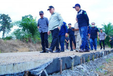 Buat Mulus Jalan Pedesaan Penghubung Antar Kecamatan