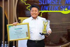 Gubernur Raih Penghargaan Kepala Daerah Peduli Pesantren