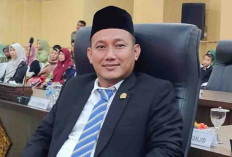Adi Munadi Resmi Jabat Ketua Fraksi PAN DPRD OKU Timur