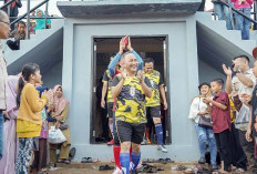 Pj Bupati Apriyadi Bangunkan Stadion Mini di Lalan