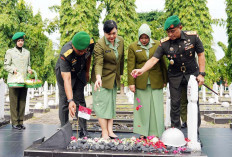 Hari Juang TNI AD dan HUT Ke-63 Kowad 2024, Pangdam II/Sriwijaya Pimpin Ziarah Makam Pahlawan