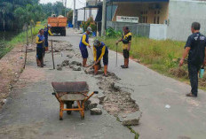 Jalan Rusak di Lr Permata Lubuk Bakung Segera di Perbaiki 