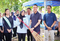 Gen Z di OKI Ambil Peran, Bersih-bersih Sungai Demi Lingkungan Lestari