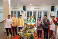 Memandikan Bayi Siddharta, Menyucikan Jiwa: Tradisi Yi Fo di Pusdiklat Buddhayana Sriwijaya Menyambut Waisak 