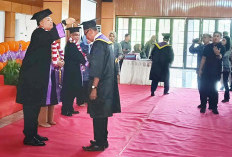 Ratusan Siswa Sekolah Lansia di PALI Diwisuda