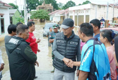 Elman Tinjau Langsung Titik Banjir di Kota Prabumulih