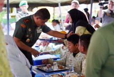 Makan Siang Bergizi, Pangdam II/Sriwijaya Datangi di SD Kartika II-2