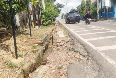 Siring Got Depan Kampus PGSD UNSRI Rusak Parah tak Kunjung Diperbaiki