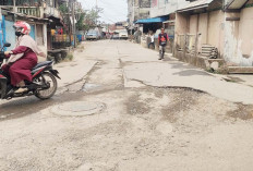 Galian IPAL Jalan Pangeran Antasari Banyak Berlubang