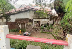 Pasar Kertapati Depan Satasiun Kereta Api Banyak Yang Rusak