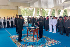 Bupati Lanosin Lantik H Rusman sebagai Sekda Definitif OKU Timur, Bersama Pejabat Eselon II Lainnya
