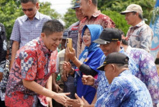 OKU Timur Salurkan Bantuan Program Bedah Rumah Gratis