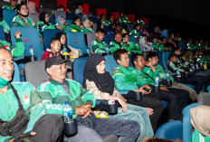 Ratusan Mitra Pengemudi Grab di Palembang Nobar Film Srimulat