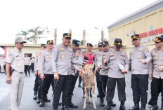 Momen Haru Pelepasan AKP Ujang Asnawi