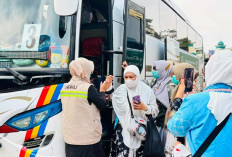 Debarkasi Palembang Kembali Terima Kedatangan Jemaah Haji Kloter 5 dengan Lancar