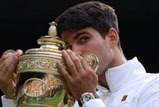 Kalahkan Djokovic, Alcaraz Juarai Wimbledon