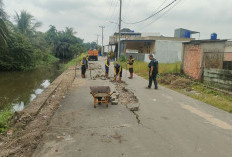 Nyaris Amblas Jalan di Lr Permata Lubuk Bakung Segera Diperbaiki 