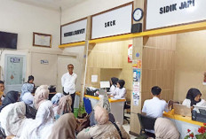 Peserta Buat SKCK Membludak Polres Pasang Tenda