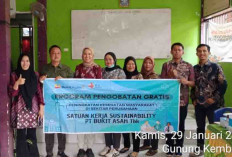 Warga Gunung Kembang Terima Manfaat Berobat Gratis