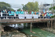 Peringati WCD,  Dilakukan Bersih Bersih di Aliran Sungai Sekip Bendung  Palembang