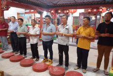 Sembahyang Rebutan: Memahami Makna di Balik Ritual Tahunan Kelenteng Dewi Kwan Im Palembang