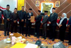 Dewan Serahkan Rekomendasi Atas LKPJ Walikota Prabumulih 2023
