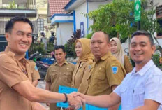 Disdikbud Lahat Beri Reward Bagi Pegawai Teladan